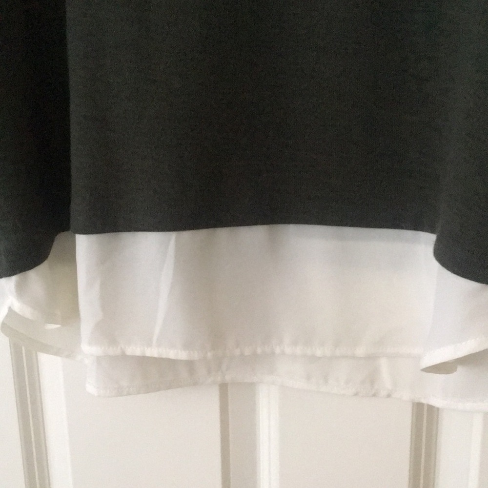 Beautiful light weight top - Picture 4 of 5